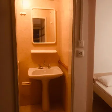 Barreira Beachfront 4 *